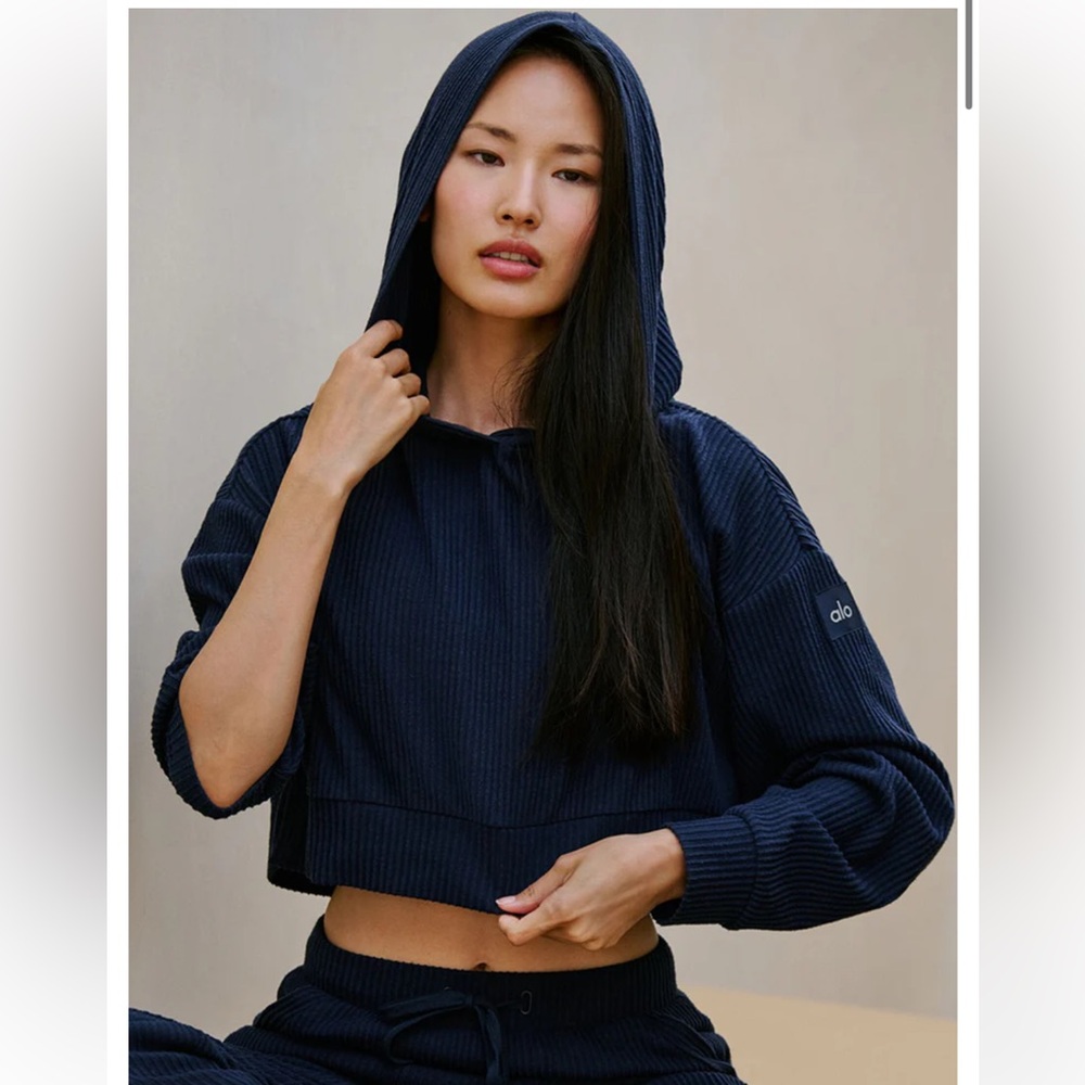ALO Yoga Muse Sweat Set - Navy Blue